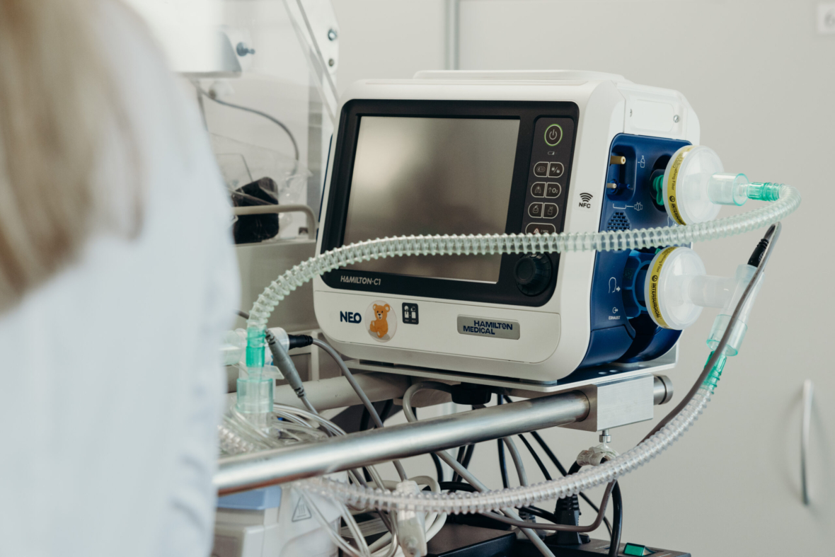 Transportinis dirbtinės plaučių ventiliacijos aparatas